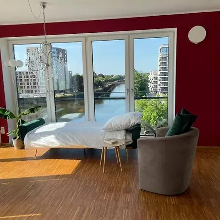 アパート Penthouse-wohnung Mit Flussblick
