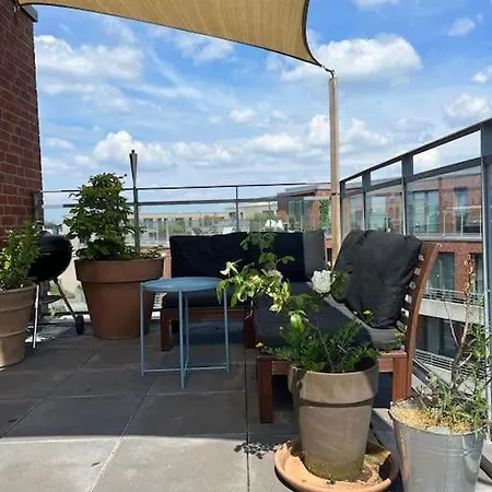 Penthouse-wohnung Mit Flussblick *
