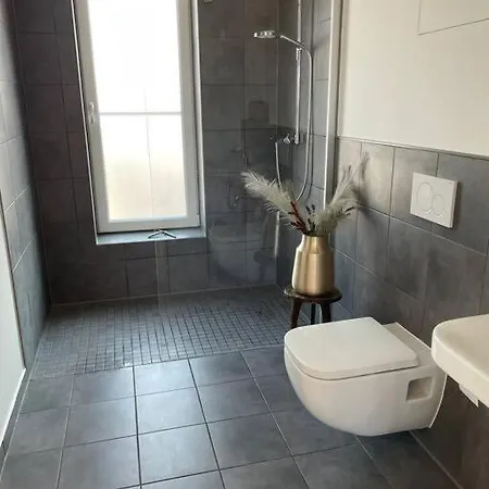 アパート Penthouse-wohnung Mit Flussblick
